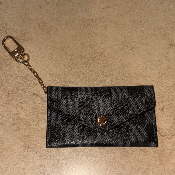 Accessories - Checkered Black and Gray Key Holder